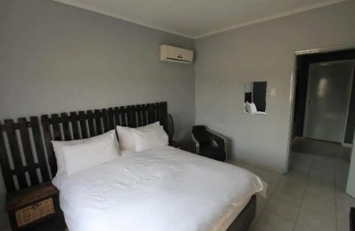 Ongwediva Bed & Breakfast | Villa Graf Guest House - suite 5