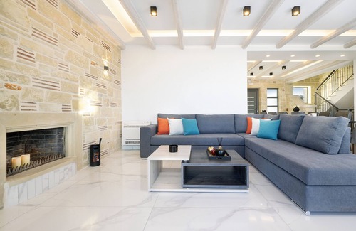 Douliana Villa | Villa Grand Fysaeri, 6 BD, 6BA, private pool, indoor heated jacuzzi, sea view!
