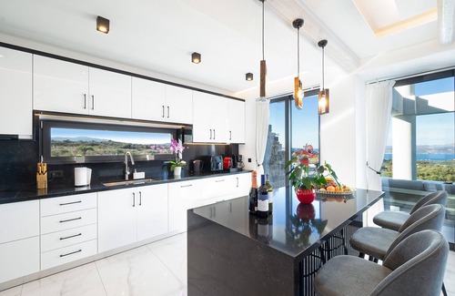 Douliana Villa | Villa Grand Fysaeri, 6 BD, 6BA, private pool, indoor heated jacuzzi, sea view!