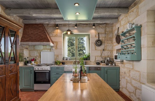 Maza Villa | Villa Grego, Heated Pool & Jet-Tub, Garden, Absolut Privacy