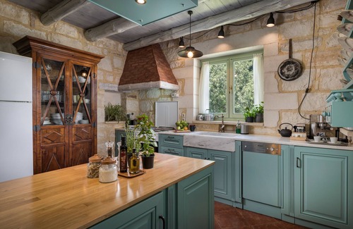Maza Villa | Villa Grego, Heated Pool & Jet-Tub, Garden, Absolut Privacy