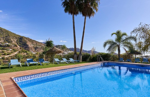 Frigiliana Villa | Villa "Group Villa 14 Pool wifi Air" with Mountain View, Pool & Wi-Fi