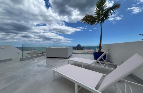 La Parata Apartment | Villa Habana - Luxury beach apartment with rooftop spa