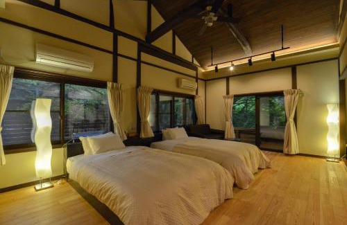 Itsukushima House | Villa Hamorebi