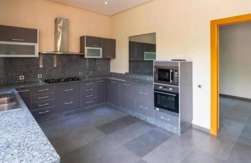 Zaouia Sidi Abdallah Ben Sassi Villa | Villa Hana C