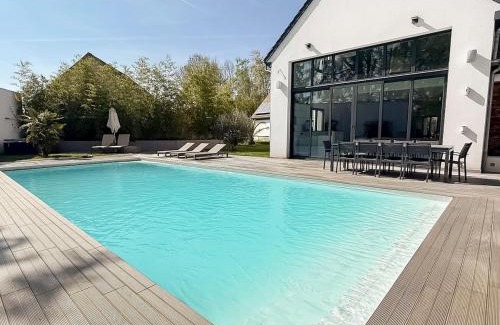 Pierre-Levee Villa | Villa haut de gamme avec Piscine, Bar et Cinéma