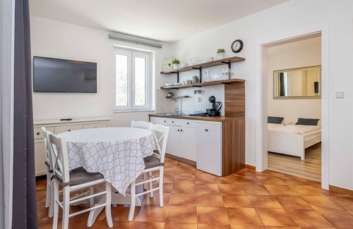 Linardici Apartment | Villa Haya - apartment MIMOZA with heated pool