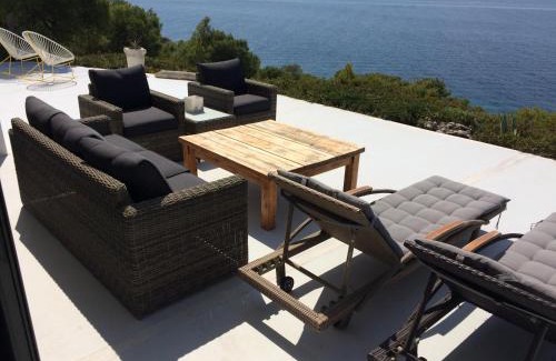 Limni Vouliagmenis Villa | Villa Heleni