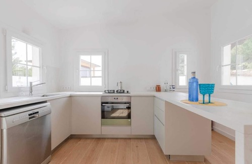 Mal Pas-Bon Aire Ski Chalet | Villa Herdain, three bedrooms, air conditioning, pool, very close to the beach