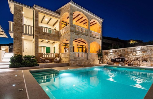 Seget House | Villa Heritage Resort