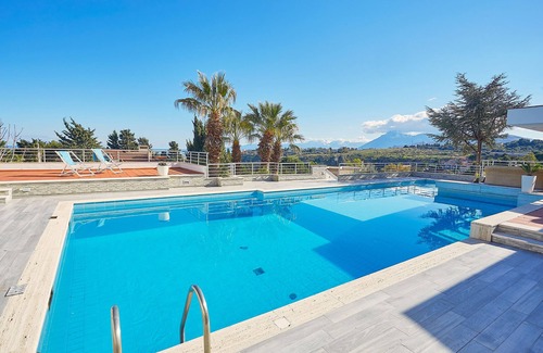Torre Colonna-sperone Villa | Villa Hermosa with pool and sea view
