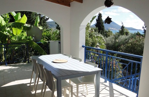 Gialova Villa | Villa Hetty with seaview at the Bay of Navarino