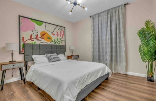 Missouri City House | Villa Hideaway 4BRs Home a Hidden Gem in Missouri city