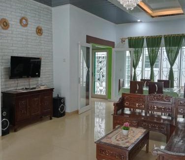Berastagi Villa | Villa Highland No 8 UU Berastagi View