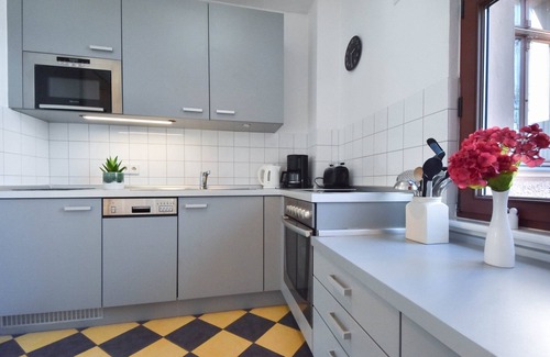 Seebad Heringsdorf Apartment | Villa Hintze Tusculum - sun terrace and private beach chair