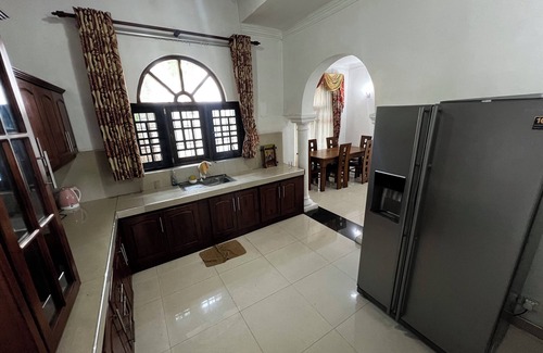 Negombo Villa | Villa Hirunika in Negombo: with air conditioning,20 minutes from Colombo Airport
