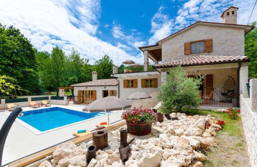 Sumber Villa | Villa Histra