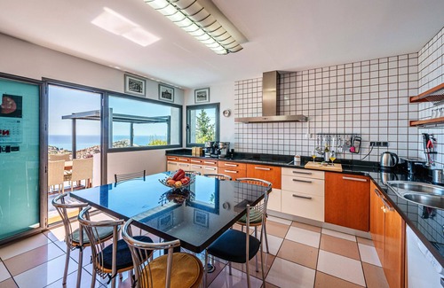 Benalmadena Villa | Villa 'Holivista' with Sea View, Wi-Fi and Air Conditioning