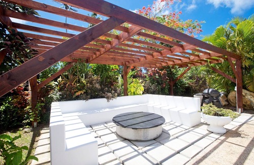 Tapere of Titikaveka House | Villa Honohitu w/pool, bbq outdoor space, and mini bar