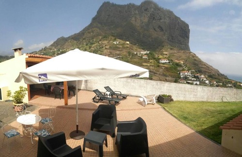 Porto da Cruz Villa | Villa "House pc" with Sea View, Pool & Wi-Fi