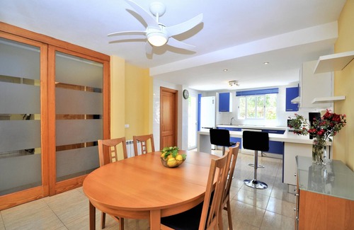 Badia Gran Villa | VILLA HUGO- House in residential area Bahía Grande. Private pool. Ideal for families. Very popular - Free Wifi