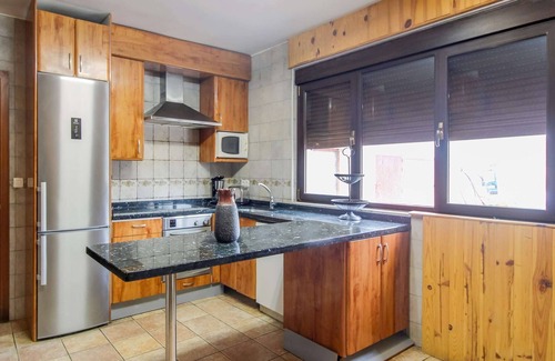 Villamuriel de Cerrato Villa | Villa in Villamuriel with Pool and Barbecue