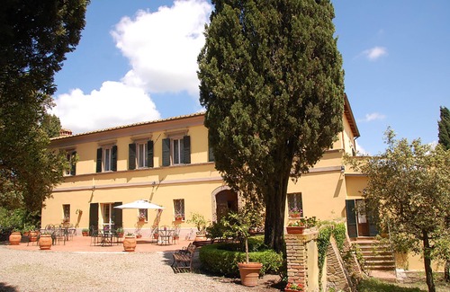 Radicofani Villa | Villa Il Giardino with Private Swimming Pool, Garden, Ideal for Weddings