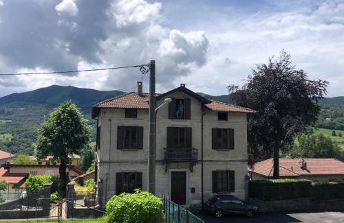 Centro Valle Intelvi Bed & Breakfast | Villa il Maiale Bianco Bed & Breakfast