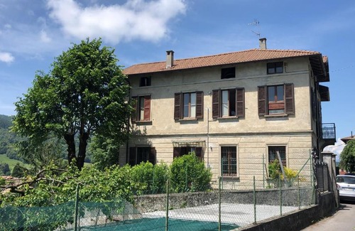 Centro Valle Intelvi Bed & Breakfast | Villa il Maiale Bianco Bed & Breakfast