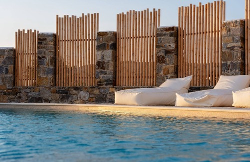 Kastraki Villa | Villa IliakinΙδανική για όσους θέλουν να αφεθούν να τους παρασύρει το καλοκαίρι.