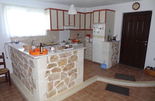 Plaka Villa | Villa in a unique location with pool, beautiful gardens mountain and sea views.