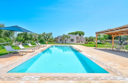 Carovigno Villa | Villa in Carovigno with 3 bedrooms sleeps 6