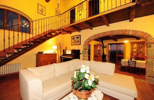 Castiglion Fiorentino House | Villa in Castiglion Fiorentino,Cortona,air conditioning,pool,stunning view,Wi-Fi