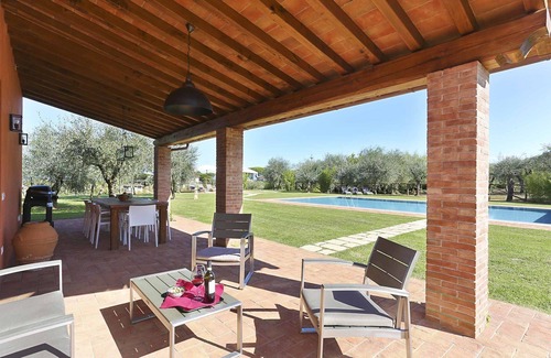 Colle di Compito Villa | Villa in Colle Di Compito with 5 bedrooms sleeps 9