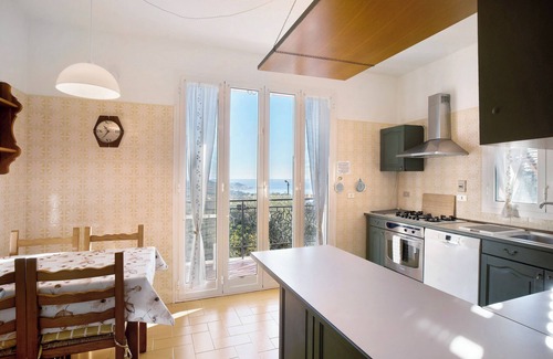 Sanremo Villa | Villa 'In Collina Vista Mare' with Sea View, Private Terrace and Private Garden