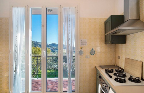 Sanremo Villa | Villa 'In Collina Vista Mare' with Sea View, Private Terrace and Private Garden