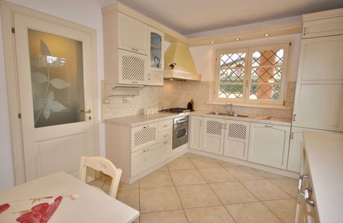 Seravezza Villa | Villa in Forte dei Marmi with hot tub in the garden, gym, sauna, wifi