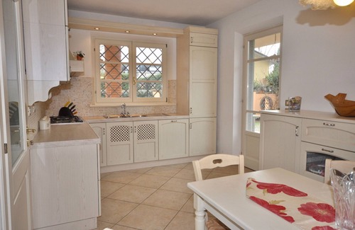Seravezza Villa | Villa in Forte dei Marmi with hot tub in the garden, gym, sauna, wifi