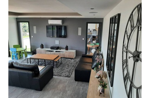 Saint-Etienne-de-Serre Villa | Villa in the heart of the mountains