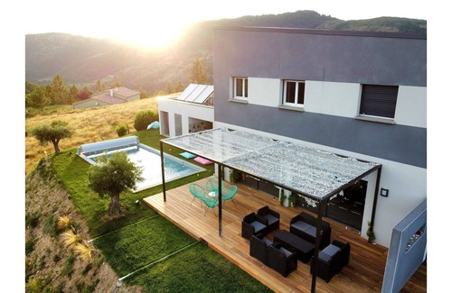 Saint-Etienne-de-Serre Villa | Villa in the heart of the mountains