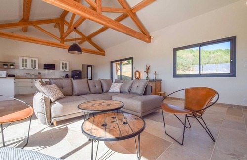 Saint-Medard-d'Excideuil House | Villa in Dordogne with Private Pool & Golf