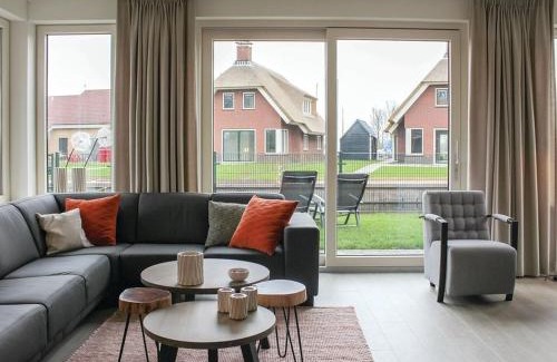 Idskenhuizen House | Villa in Friesland with Waterfront Jetty