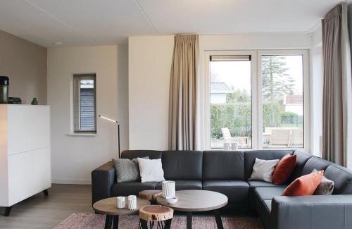 Idskenhuizen House | Villa in Friesland with Waterfront Jetty