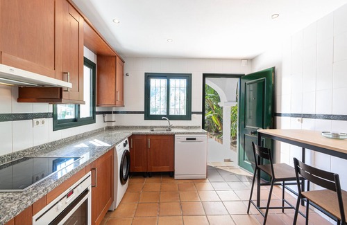 Manilva Ski Chalet | villa in goleto wwith private pool