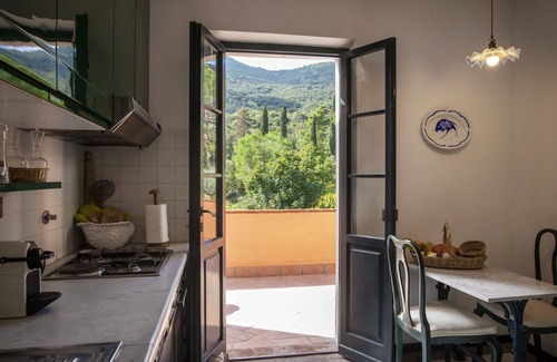 Bagno-Sprizze Villa | Villa in Literno with 4 bedrooms sleeps 10