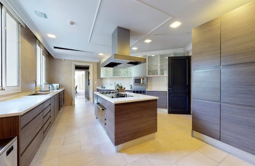 Hortaleza Villa | Villa in Madrid with 6 bedrooms sleeps 12