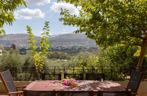 Vamvakopoulo Villa | Villa in nature, just 4km from Chania Old Port & 5’ from 4 beaches
