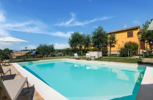 Ostra Vetere House | Villa in Ostra Vetere with Pool and Jacuzzis