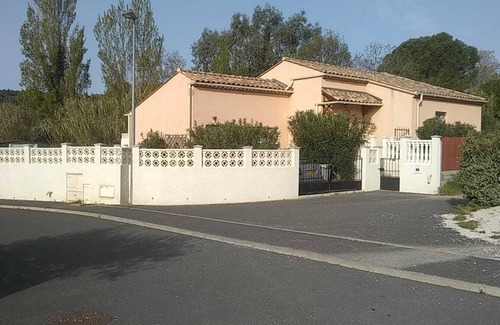 Peret House | Villa in Peret 34800 a village near Clermont Le Herault, Pezenas, Bezier Airport