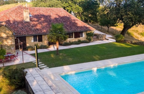 Peyrusse-Grande Villa | Villa in Peyrusse with Heated Pool and Sauna